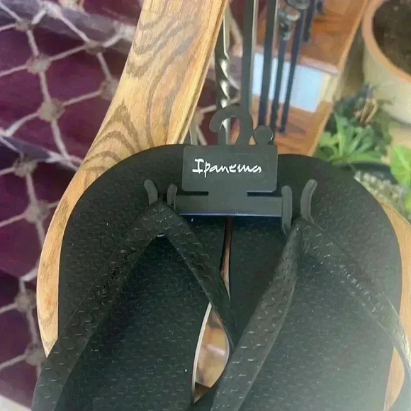 Ipanema flip flops ladies black size 11. NWT. Made in Brazil. Non slip sole. - Picture 7 of 8